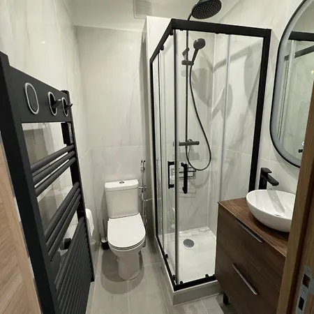 De Charme Parisien Apartment Levallois-Perret