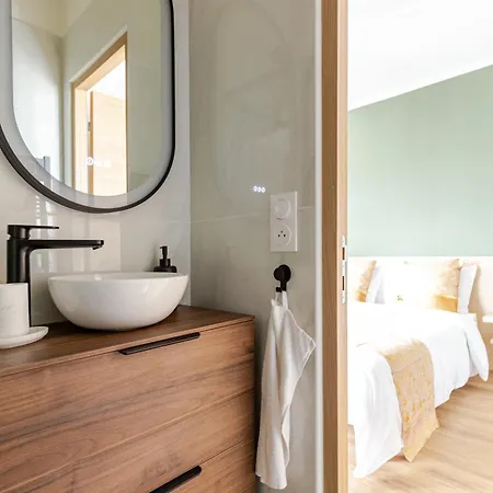 De Charme Parisien Apartment Levallois-Perret