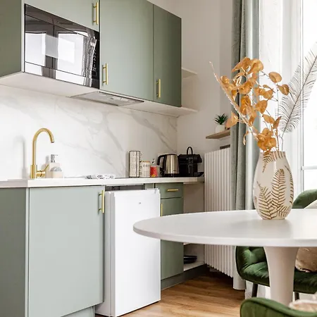 Apartamento De Charme Parisien Levallois-Perret